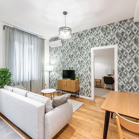 Vertigo One Bedroom Apartment-Free Private Parking Novi Sad Ngoại thất bức ảnh