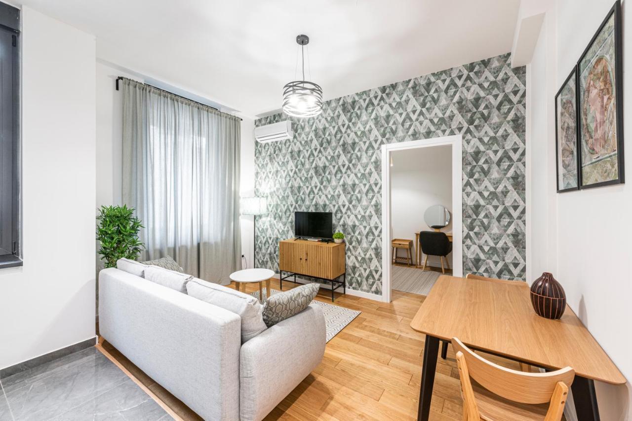 Vertigo One Bedroom Apartment-Free Private Parking Novi Sad Ngoại thất bức ảnh