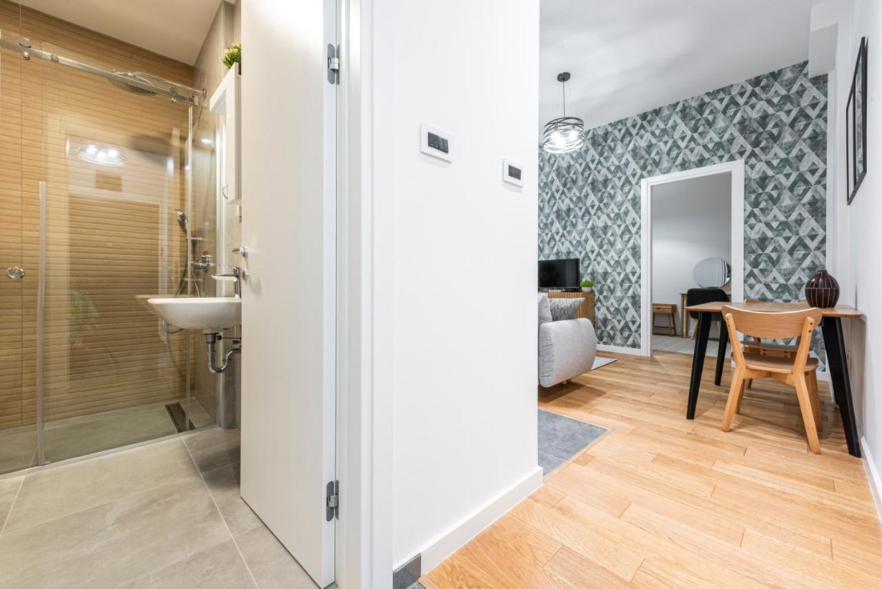 Vertigo One Bedroom Apartment-Free Private Parking Novi Sad Ngoại thất bức ảnh