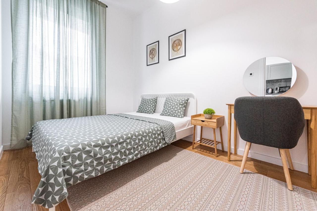 Vertigo One Bedroom Apartment-Free Private Parking Novi Sad Ngoại thất bức ảnh