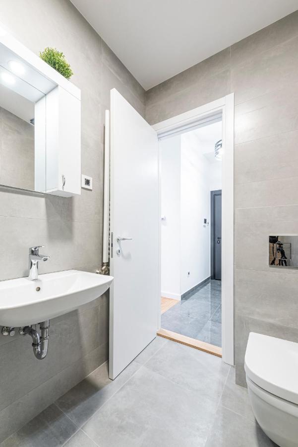 Vertigo One Bedroom Apartment-Free Private Parking Novi Sad Ngoại thất bức ảnh